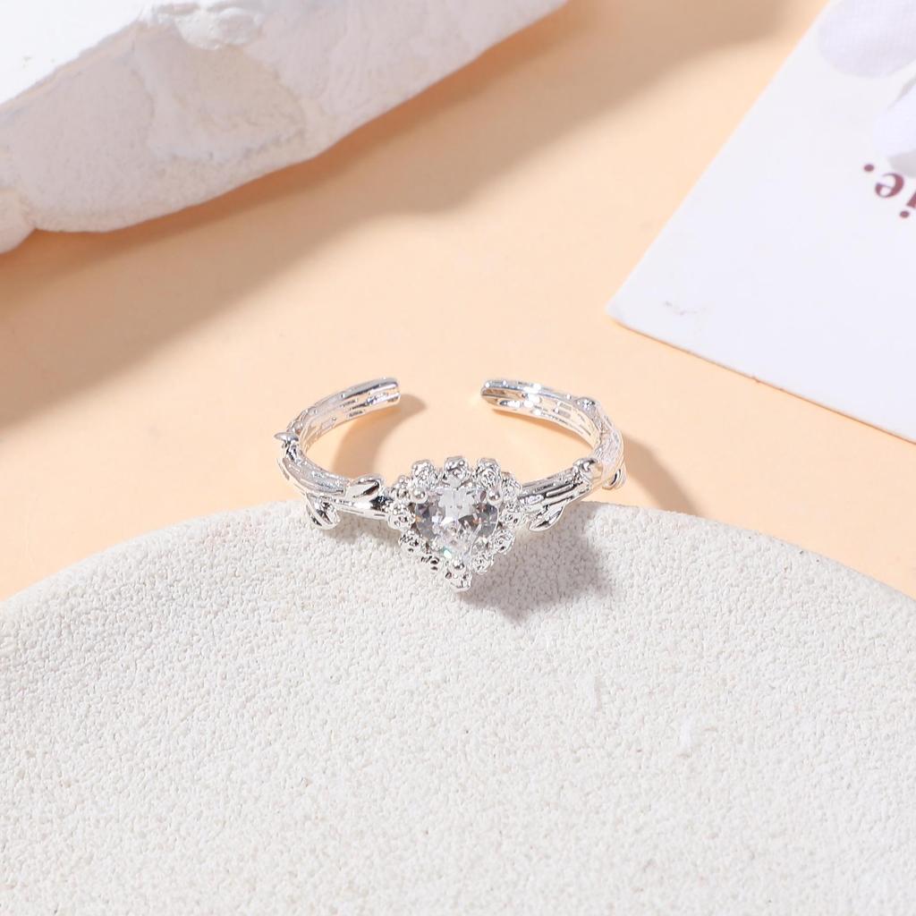 Sparkling Diamond-Embellished Open Ring for Women—Exquisite, Versatile Accessory, Celebrity-Inspired Hot Seller