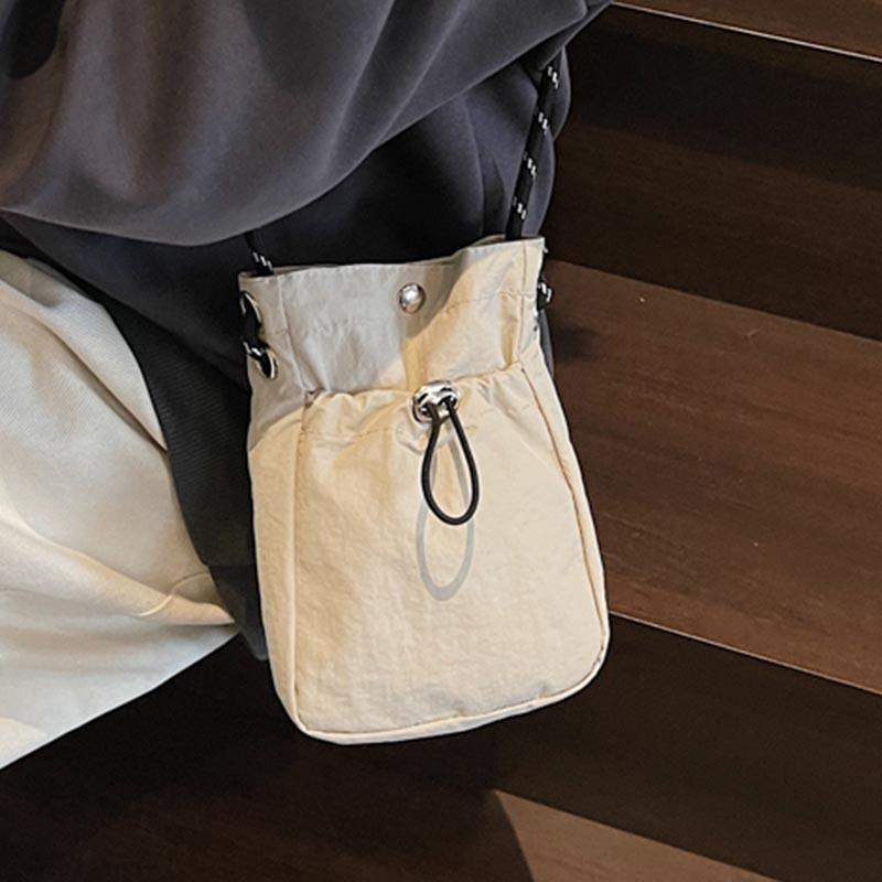 Daily Lightweight Mobile Phone Bag Outdoor Leisure Shoulder Messenger Change Bag Niche Sense Foldable Japanese Small Square Bag Tide