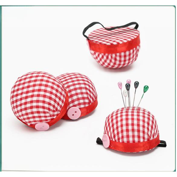 1pc Cute Pincushion Plaid Pattern Wrist Pad For Sewing Wrist Wearable Sewing Pin Cushions Quilting Pins Holder Sewing Supplies