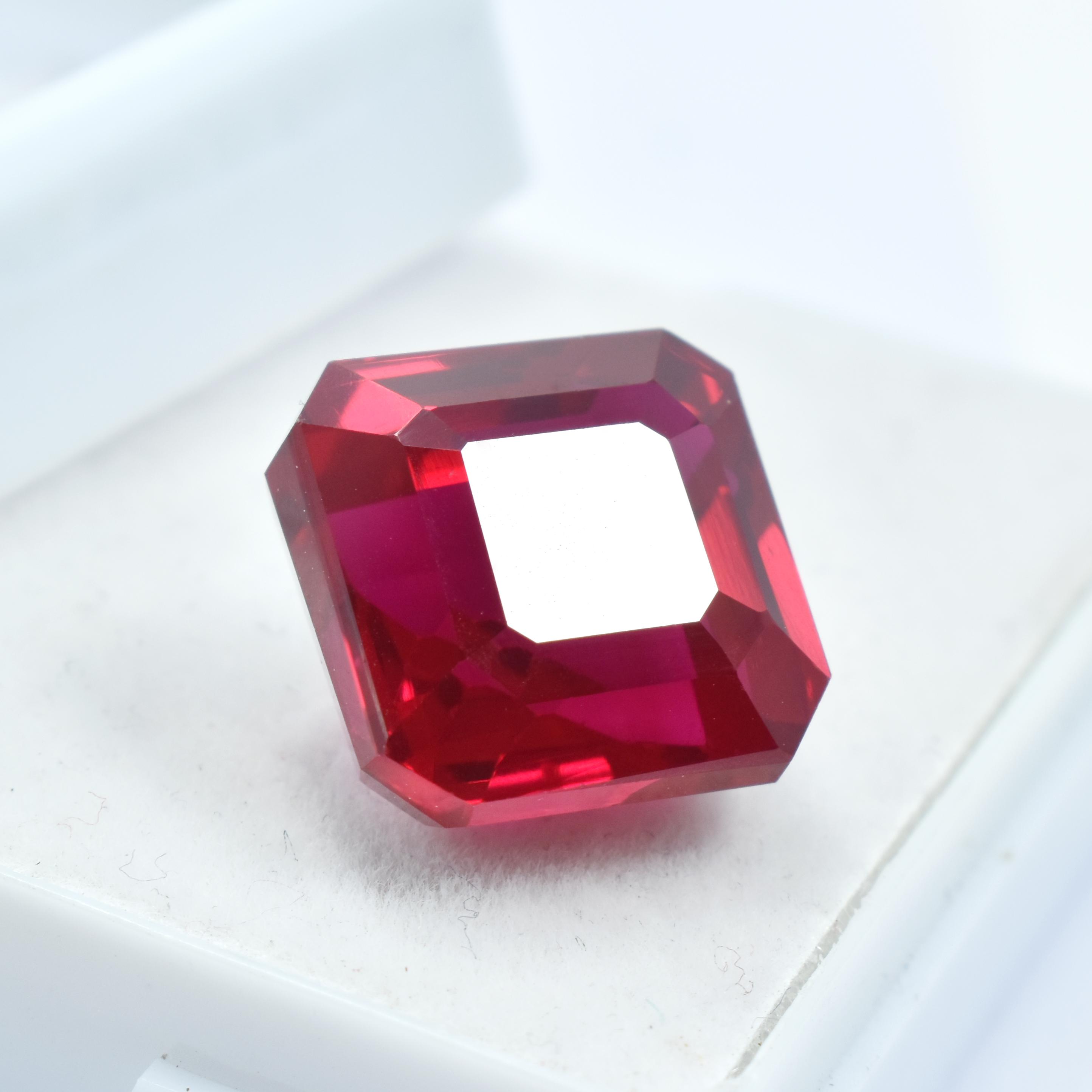 

Natural Red Ruby 18.5ct Square Cut Certified Loose Gemstone 12.9 mm approx червоний