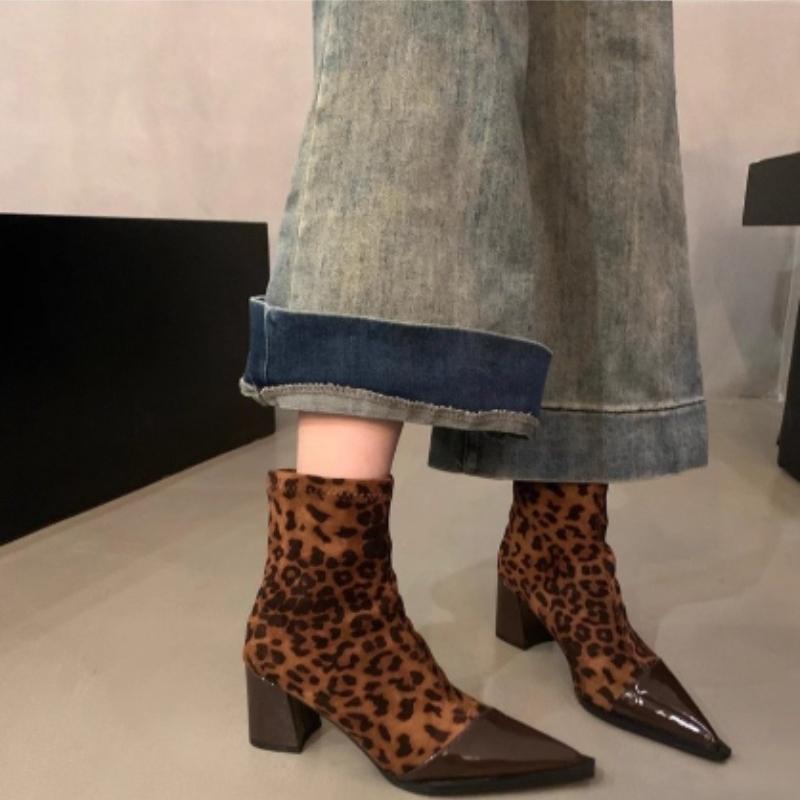 Autumn and Winter New Light Luxury French Niche Design Pointed Toe Thick Heel Slimming Elastic Boots Women's High-heeled Boots