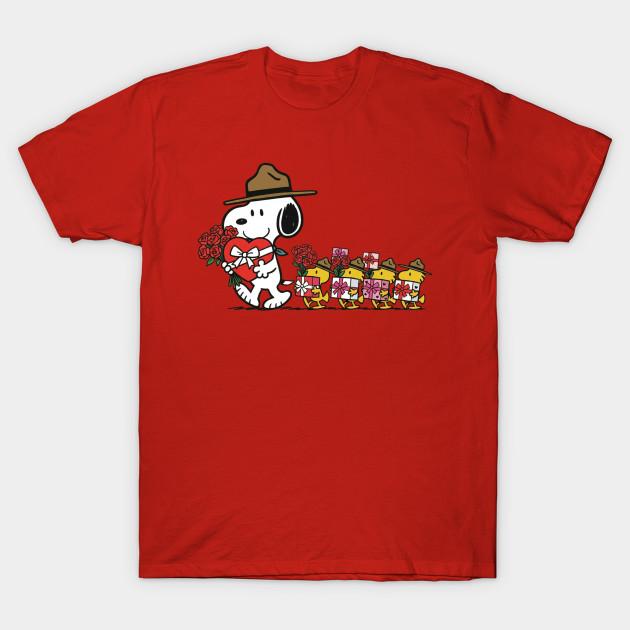 

Men Black Print T-shirt Explorer Snoopy And Woodstock Carrying Sweet Valentine Day Chocolate Gifts No-Cut Transfer Paper Print Cotton Tshirt 2XL червоний