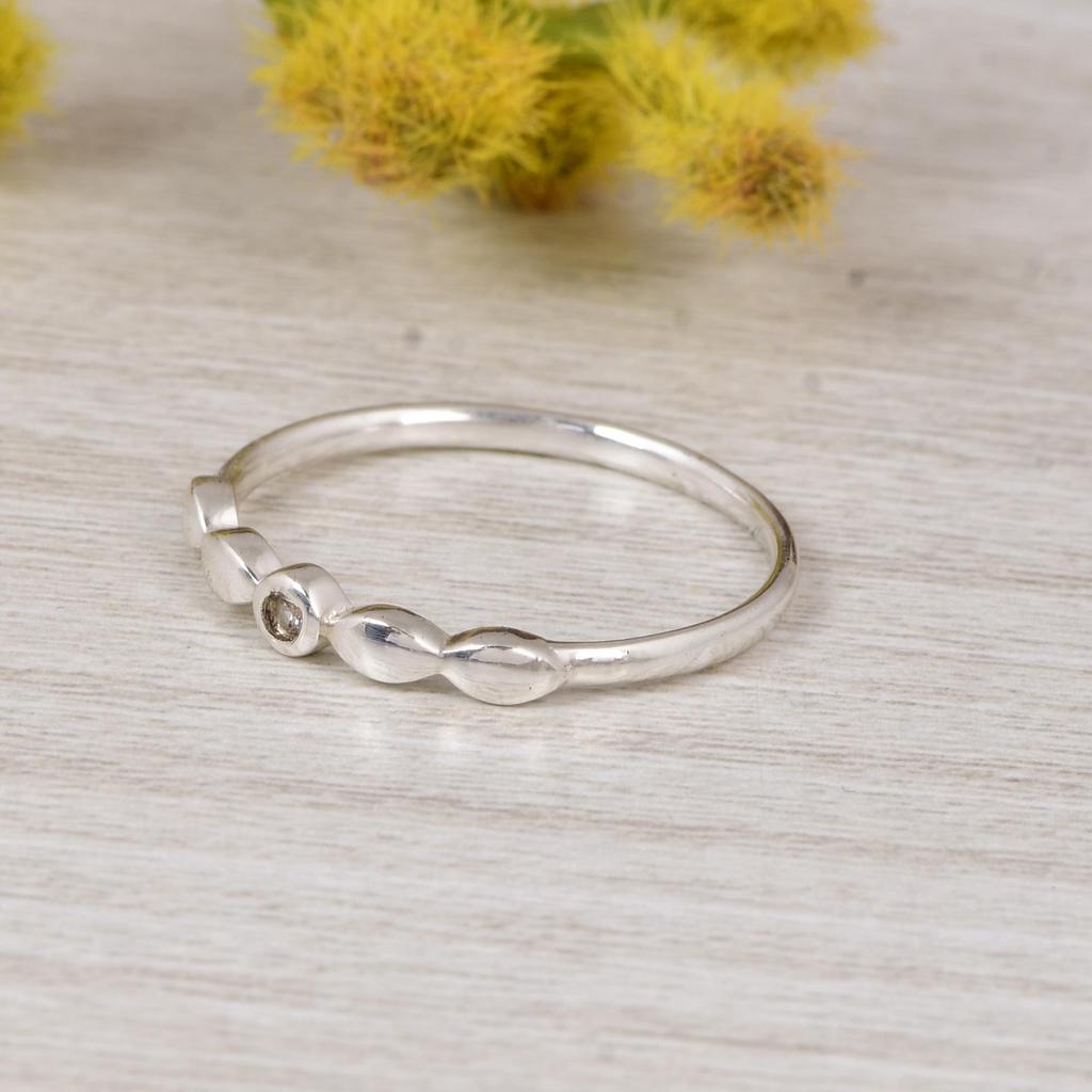 White Topaz Minimalist Ring – 925 Sterling Silver Dainty Stackable Ring – Delicate Beaded Band with Tiny Gemstone – Everyday Jewelry Gift