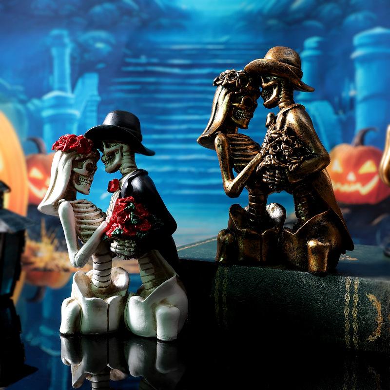 Enchanting Skeleton Couple Figurines Romantic Haunted House Atmosphere Halloween Decorations Unique Ghostly Display Model