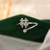 Bague de luxe pour femme Banyan Tree en argent avec nom de famille - Design personnalisé haut de gamme pour l'index