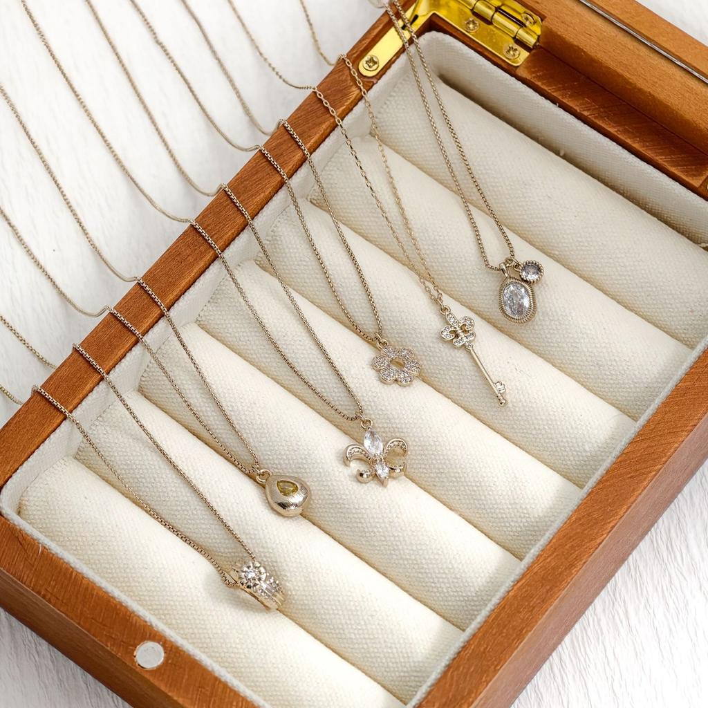 Necklace Women's Collarbone Chain Simple and Fashionable Versatile Light Luxury High-end Pendant Necklace