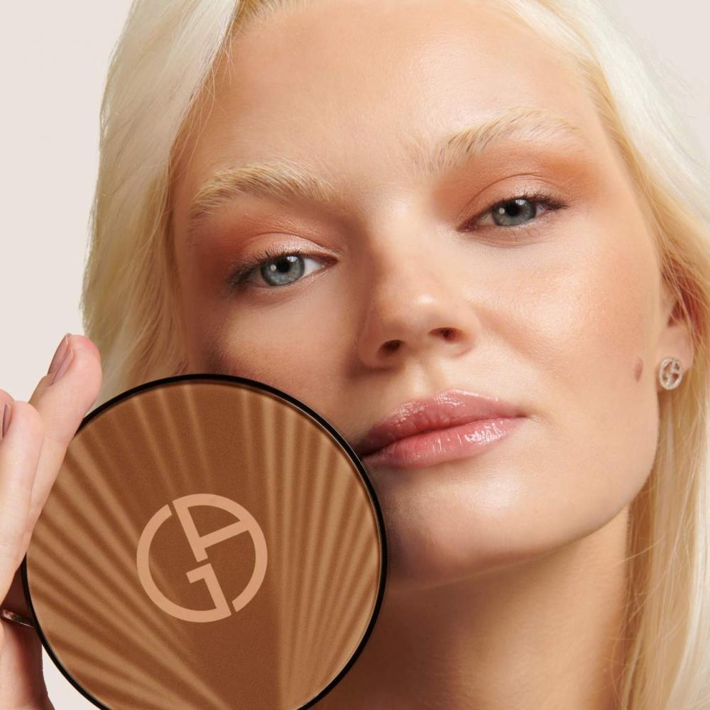 Armani Beauty Luminous Silk Creamy Bronzing Powder 0.63 Oz 90 Golden Sunrays Fair Light With Neutral Undertones