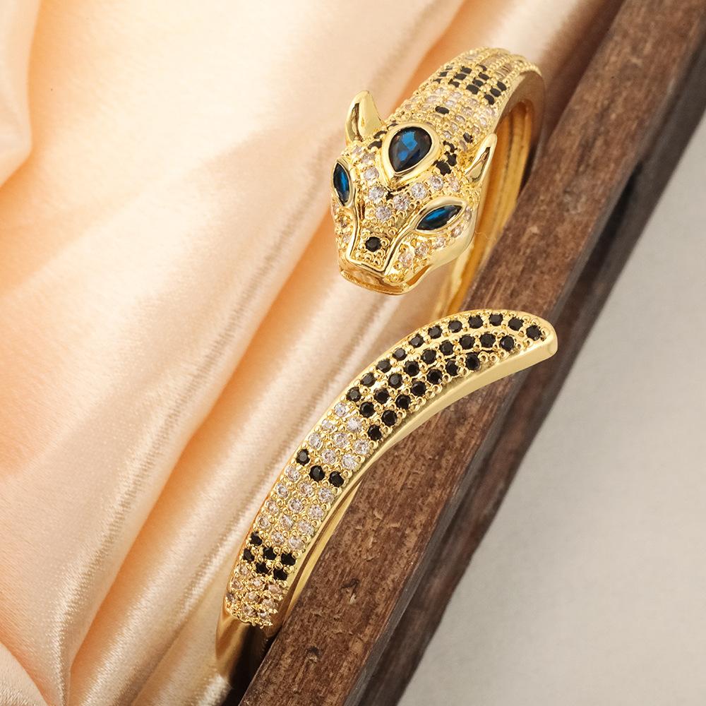 Fashionable and Creative Fashionable Leopard Bracelet High-end Open Bracelet for Men and Women