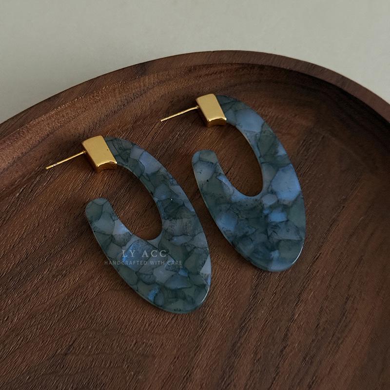 Light Luxury Gentle Classic Water Pattern Resin Stud Earrings Fresh Atmosphere Earrings Fashion Daily Commuter Premium Earrings