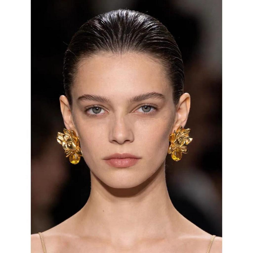 Gold Lotus Yellow Diamond Ear Clips: Hong Kong Style Retro Fashion Earrings for Women