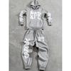 Set da uomo con felpa con cappuccio e pantaloni stampati con motivo a lettere graffiti con coulisse e tasca, Pantaloni sportivi casual da esterno con coulisse, Set da 2 pezzi