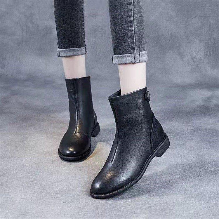 

Soft leather Martin boots women s new trendy short boots flat bottom pointed thin women s boots 35 чорний