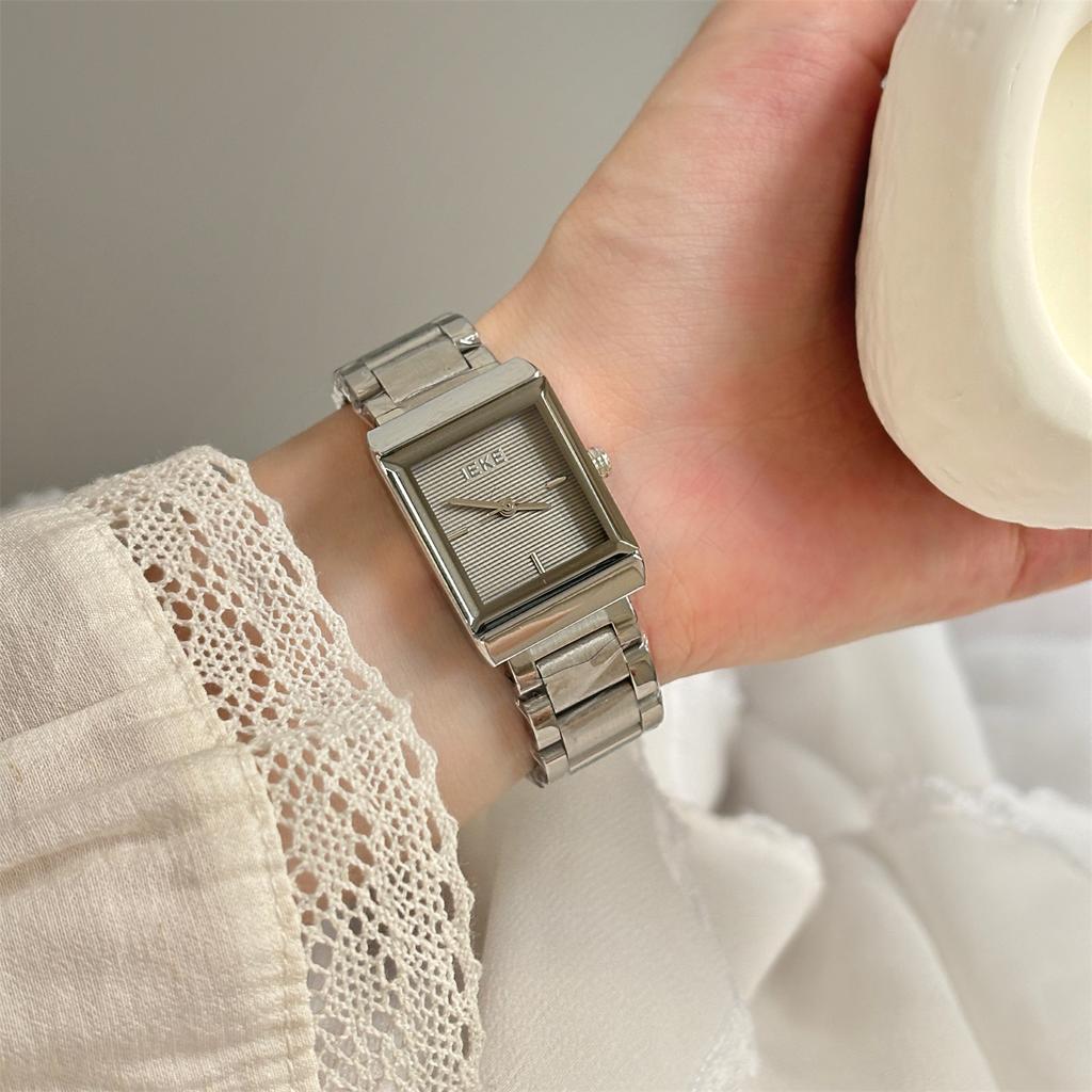New Women'S Wristwatch, Stylish And Elegant Retro-Style Square Watch, High-Value, Luxurious And Versatile Quartz Women'S Watch.