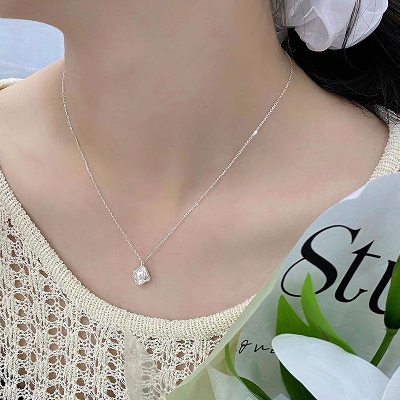 Vintage Lava Geometry Pearl Necklace Irregular Fold Pendant Collar Chain Female