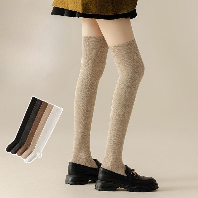 Simple, Comfortable and Soft Black Long Socks, Comfortable and Warm Knee-high Socks for Autumn and Winter