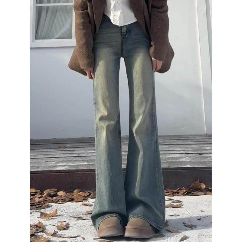 High-waisted, plus-size, velvet-lined micro-flare jeans for women; elastic and non-stick design for autumn and winter. 4XL