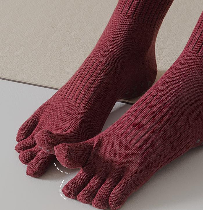 High Quality Women's Solid Color Knee High Anti-Slip Socks  Athletic for Yoga, Pilates & Fitness, Breathable Five Toes