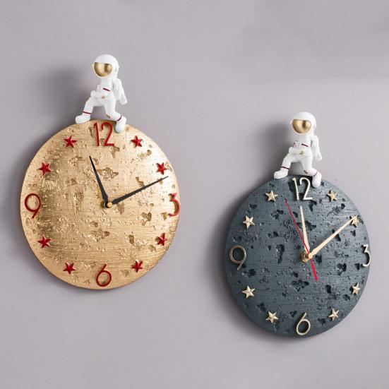 

Декоративные настенные часы Декоративные креативные подвесные часы с изображением астронавта на Луне Товары для дома