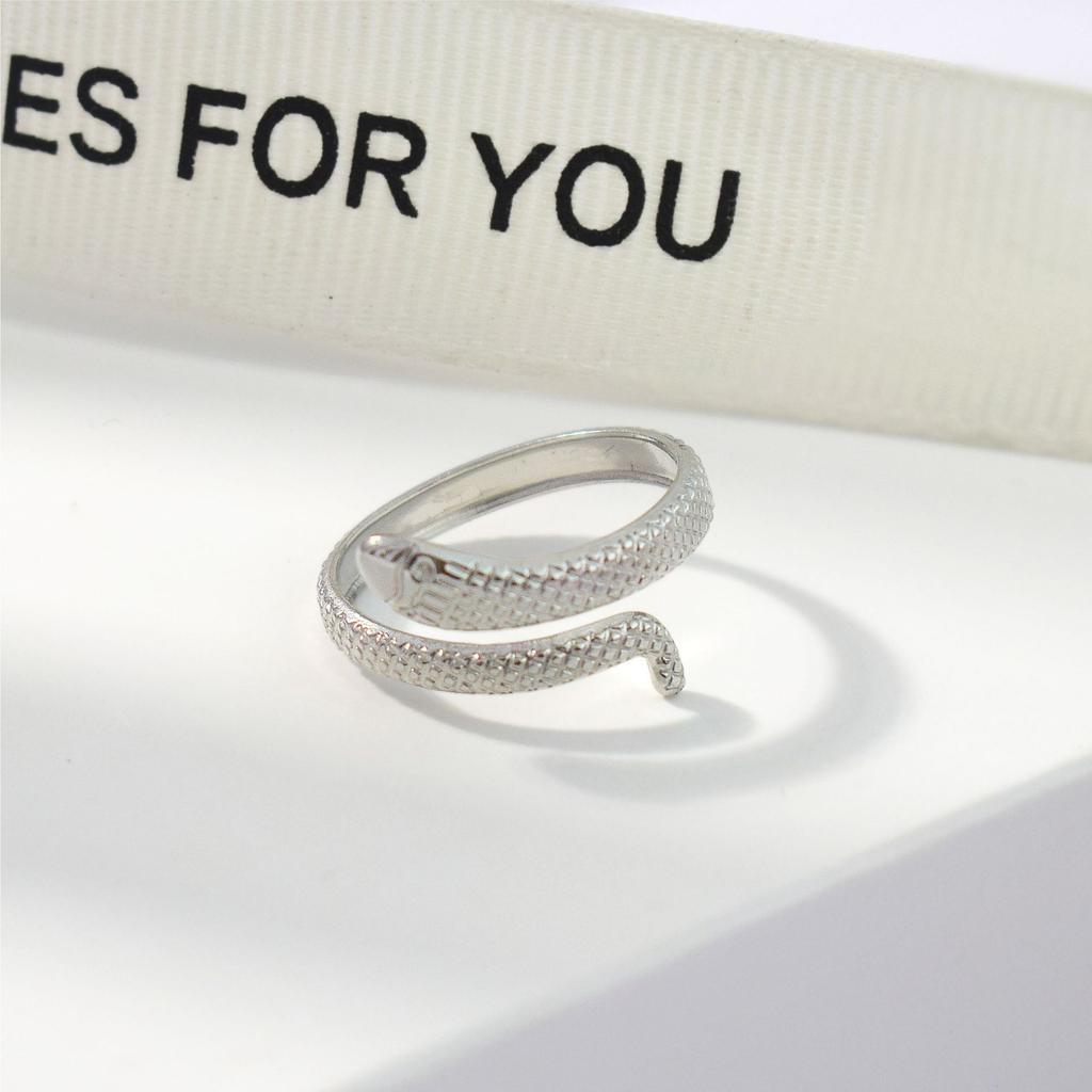 18K Gold-Plated Long Snake-Shaped Titanium Steel Ring Female, Hip-Hop Punk Style Opening Adjustable Ring