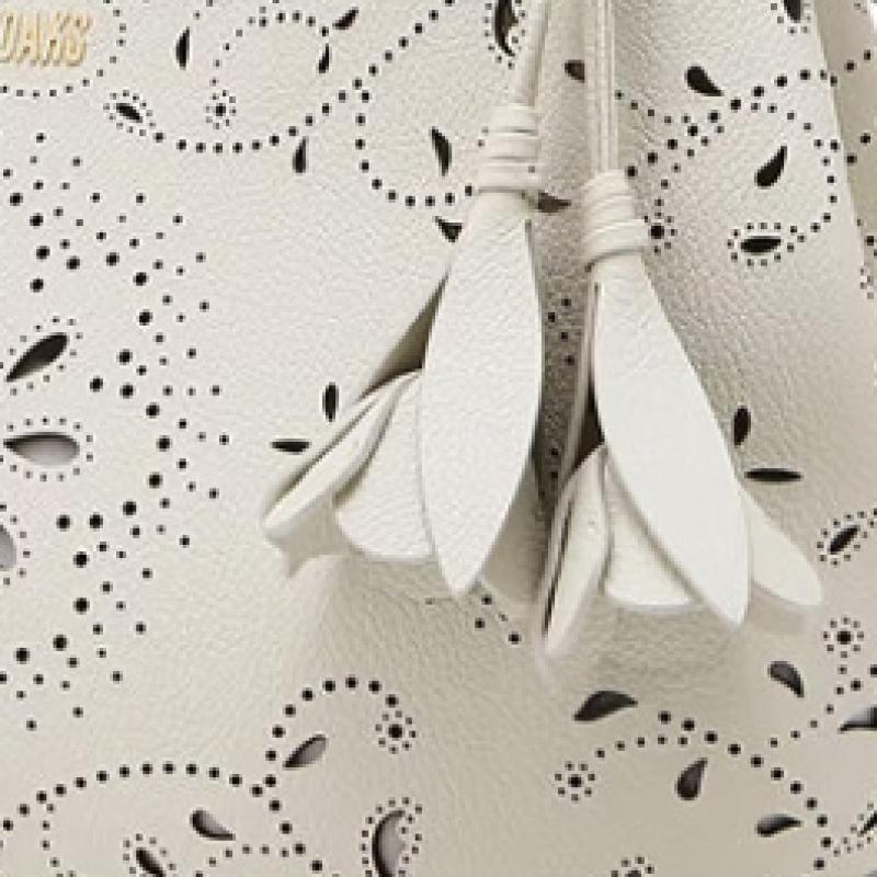 Daks Ivory Leather Flower Punching Shoulder Bag   Dcba6e587iv