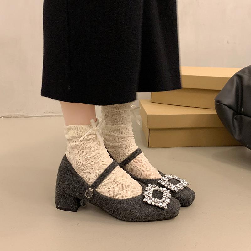 Französisches Temperament quadratischer Kopf Strass Licht Luxus Ein-Wort-Riemen Samt Mary Jane Schuhe Damen Wollschuhe Damen Winterbekleidung Einzelne Schuhe