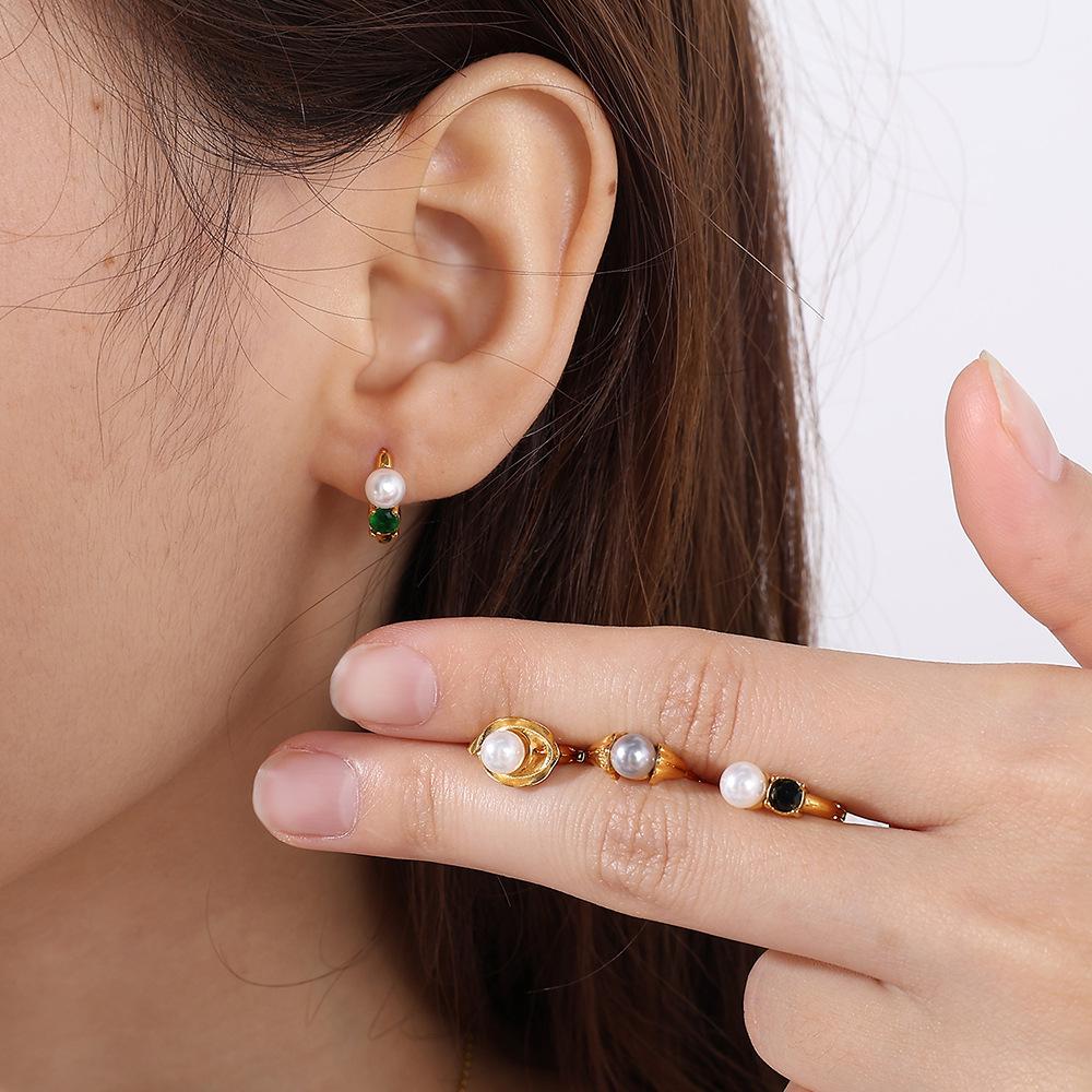 Personalized Imitation Pearl Premium Earrings Niche Design Stainless Steel Gold Rhinestone Versatile Earrings