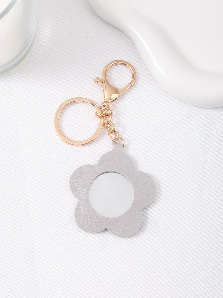 Adorable Heart-Shaped Cartoon Leather Keychain Mirror – Portable and Versatile for Makeup