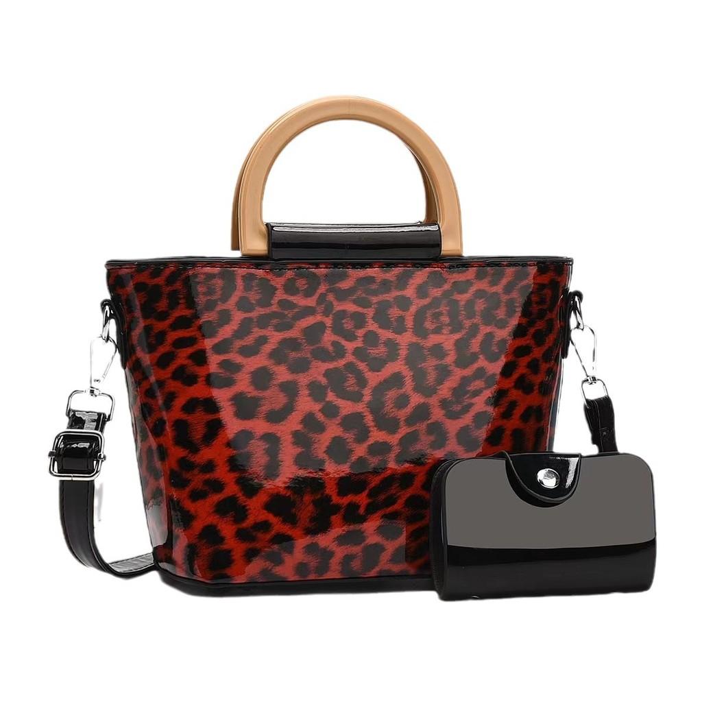 Stylish Leopard Print Large Capacity Tote Bag For Women With Chic Design And Versatile Use