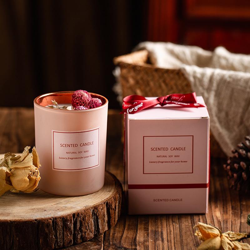 Pink Electroplated Scented Candle with Dried Flowers - Perfect for Parties and Atmosphere Enhancement.
