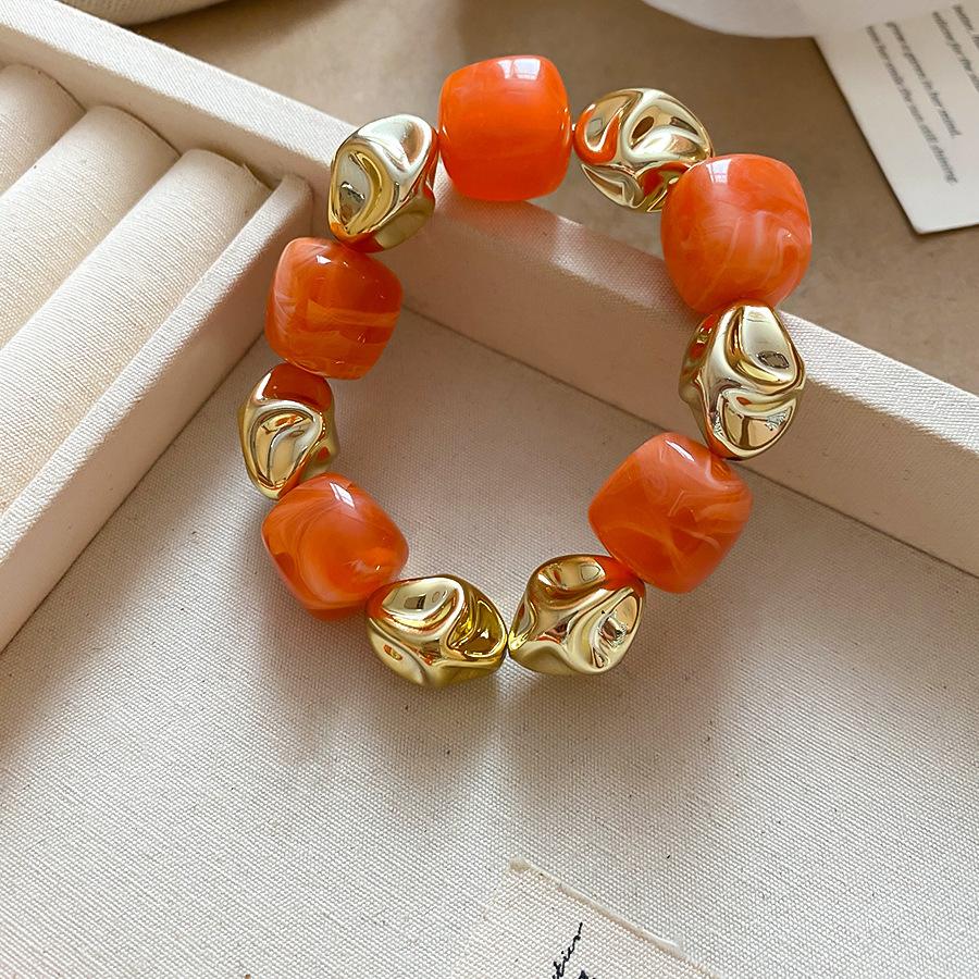 European and American color acrylic shell beaded necklace design sense collarbone chain exaggerated necklace women