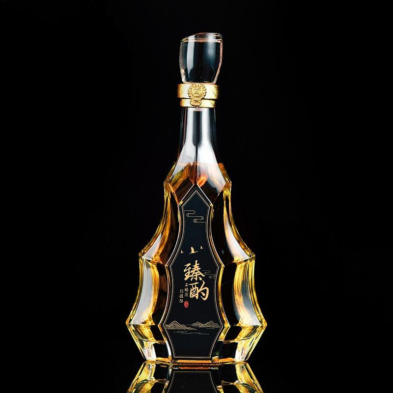 European Glass Liquor Bottle Vintage Whiskey Decanter Embossed XO Wine Carafe Alcohol Dispenser Barware Home Decor