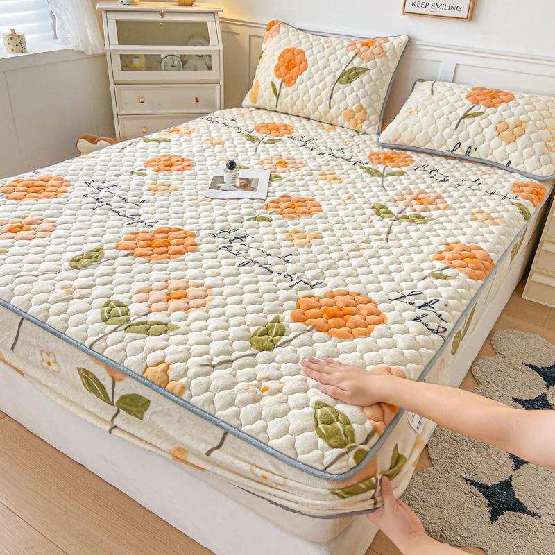 Thickened Milk Fleece Laminated Cotton Bed Hat Three-piece Household Mattress Non-slip Bed Cover Simmons All-package Protection Cover