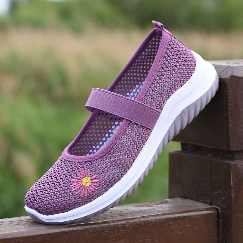 Summer Sandals Women's Word with Old North Cloth Shoes Small Daisies Casual Net Shoes Breathable Soft Sole Middle-aged and Elderly Mother Shoes