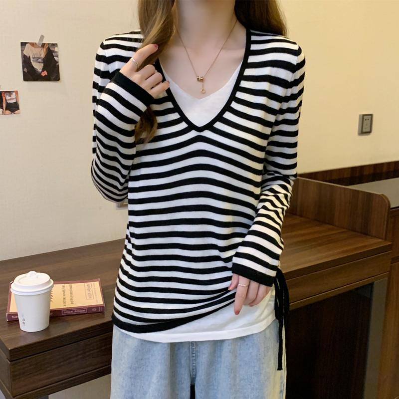 Large Size Fat Girl Fake Two-piece V-neck Top for Women with Slim Inner Long-sleeved Base Shirt Design Long-sleeved Knitted Sweater