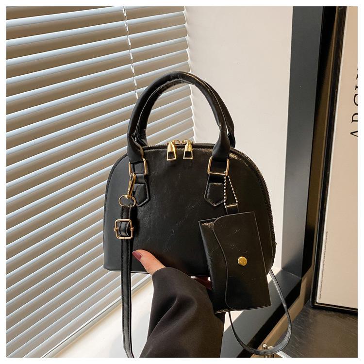 Fashion Retro Versatile Shell Bag 2025 New Bags Summer Trend Versatile Shoulder Bag Simple Messenger Women's Bag Bag