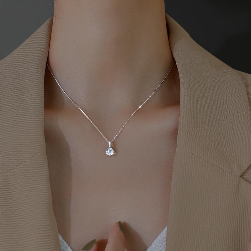 

Изысканное колье-подвеска на ключицу из стерлингового серебра 925 пробы с имитацией бриллианта для женщин - 2022 Легкая роскошь 925 Silver