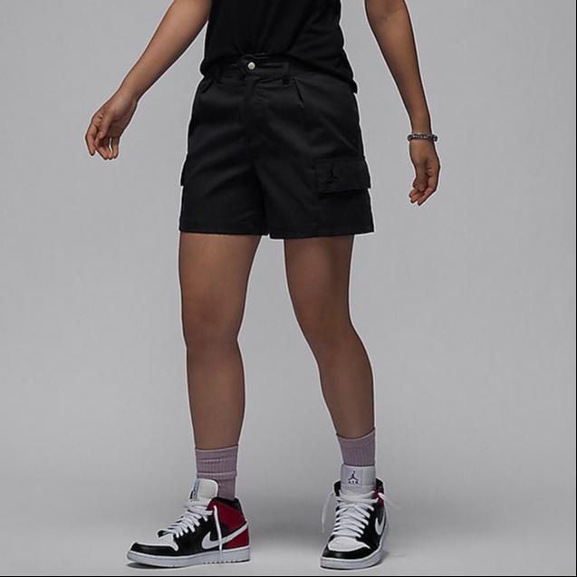 (WMNS) Air Jordan Chicago Shorts Asia Sizing 'Black' Women's FN5682-010