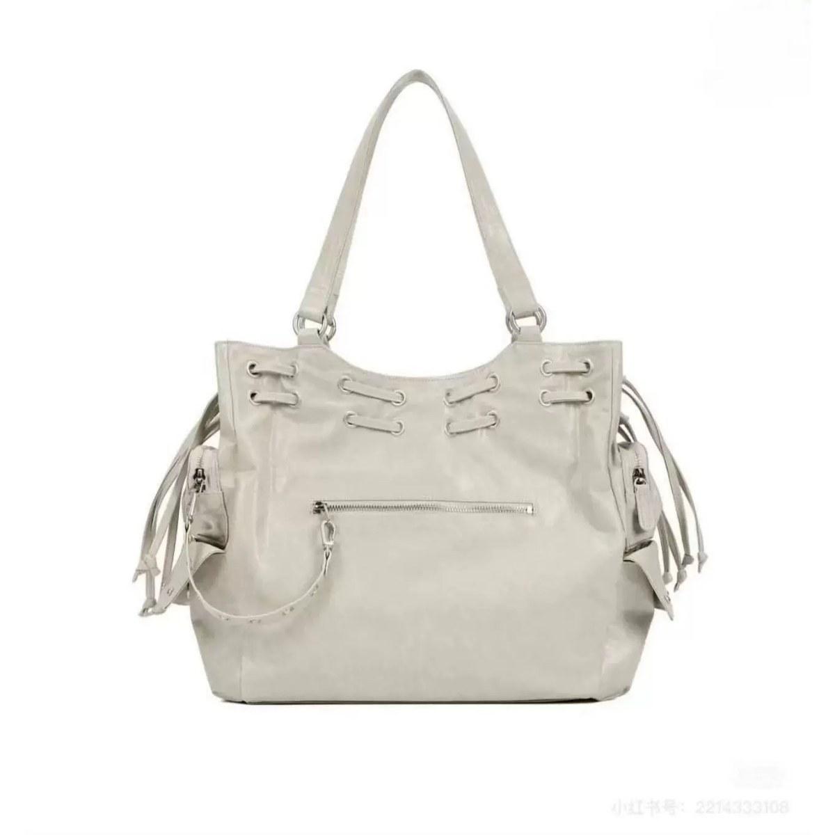 

Весенне-летняя нишевая сумка-тоут большой вместимости на кулиске, сумка для поездок на работу, большая наплечная сумка с заклепками в стиле локомотива белый