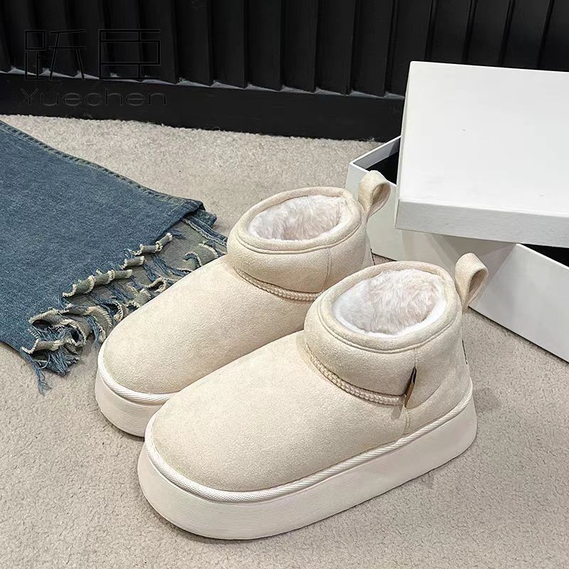 White platform snow boots women's winter 2025 new piled thickened short tube fluffy short cotton boots bread shoes