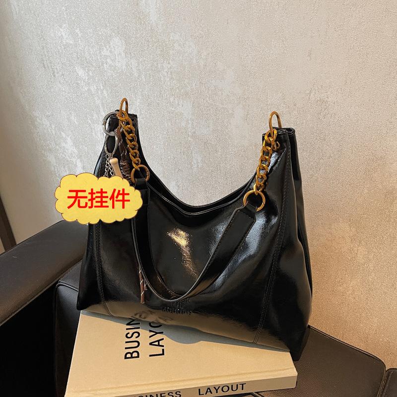 Wholesale Premium Red Bag Women's New Winter Light Luxury Niche Underarm Bag Large Capacity Commuter Tote Bag