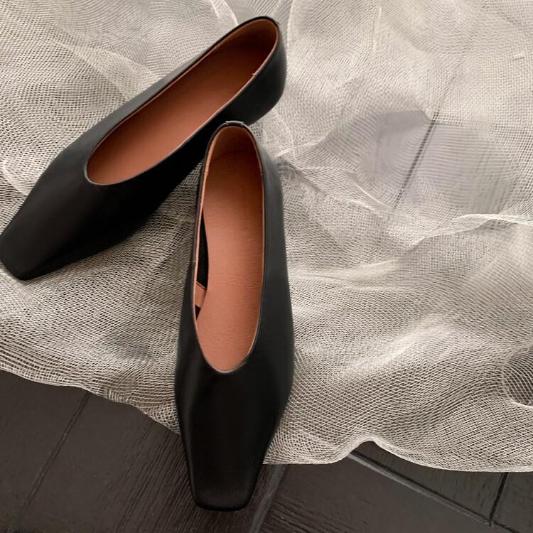 

2025 spring and autumn new classic square head soft leather shallow mouth flat sole shoes casual and comfortable witch shoes 39 чёрный
