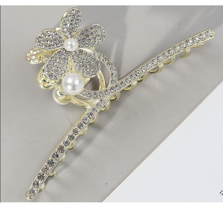 

Элегантная заколка для волос в старинном стиле «Ландыш» с кисточкой золотой