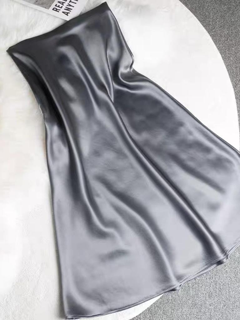 Acetic Acid Fabric Slimming Midi Skirt for Petite Women, A-Line, Mature, Drapey, Lustrous, Elastic Waist
