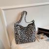 Fashi Leopardenmuster Schultertaschen für Damen Große Kapazität Damen Verstellbare Umhängetasche Retro Tragbare Damen Tote Handtasche