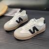 Neue leichte deutsche Trainingsschuhe, kleine weiße Schuhe mit dicken Sohlen, vielseitige, weiche Sohlen, lässige Sport-Retro-Boardschuhe im ausländischen Stil
