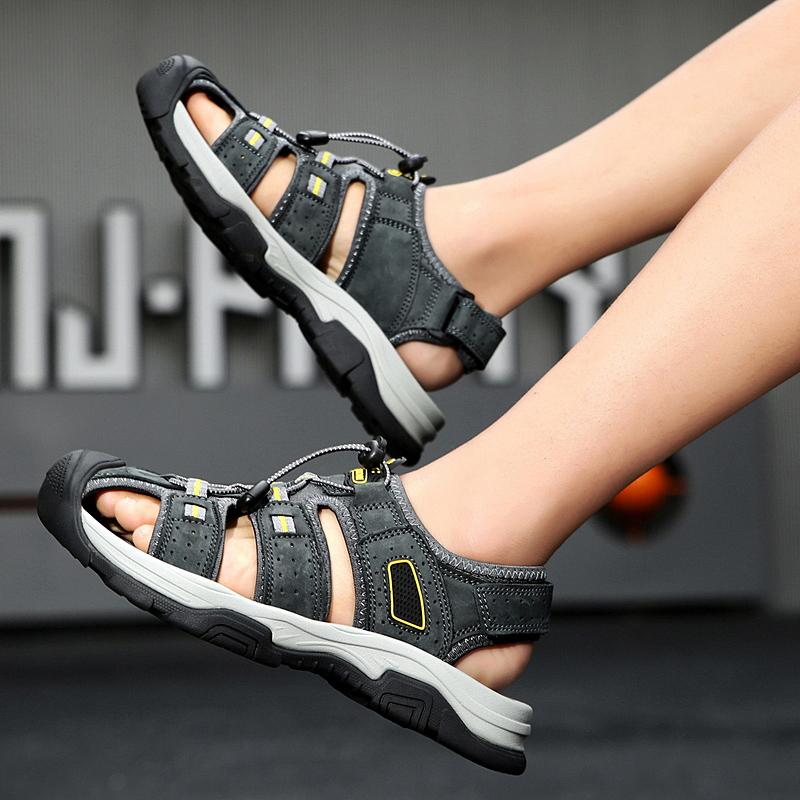 Fashion Leather Men Sandals Summer New Beach Men Comfortable Sandals Outdoor Men's Casual Shoes Fashion Hollow Out Flats Big Size 38-46