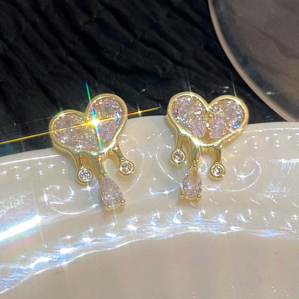 European & American C-Shaped Heart Velvet Stud Earrings for Women – Elegant Korean Style Accessories.