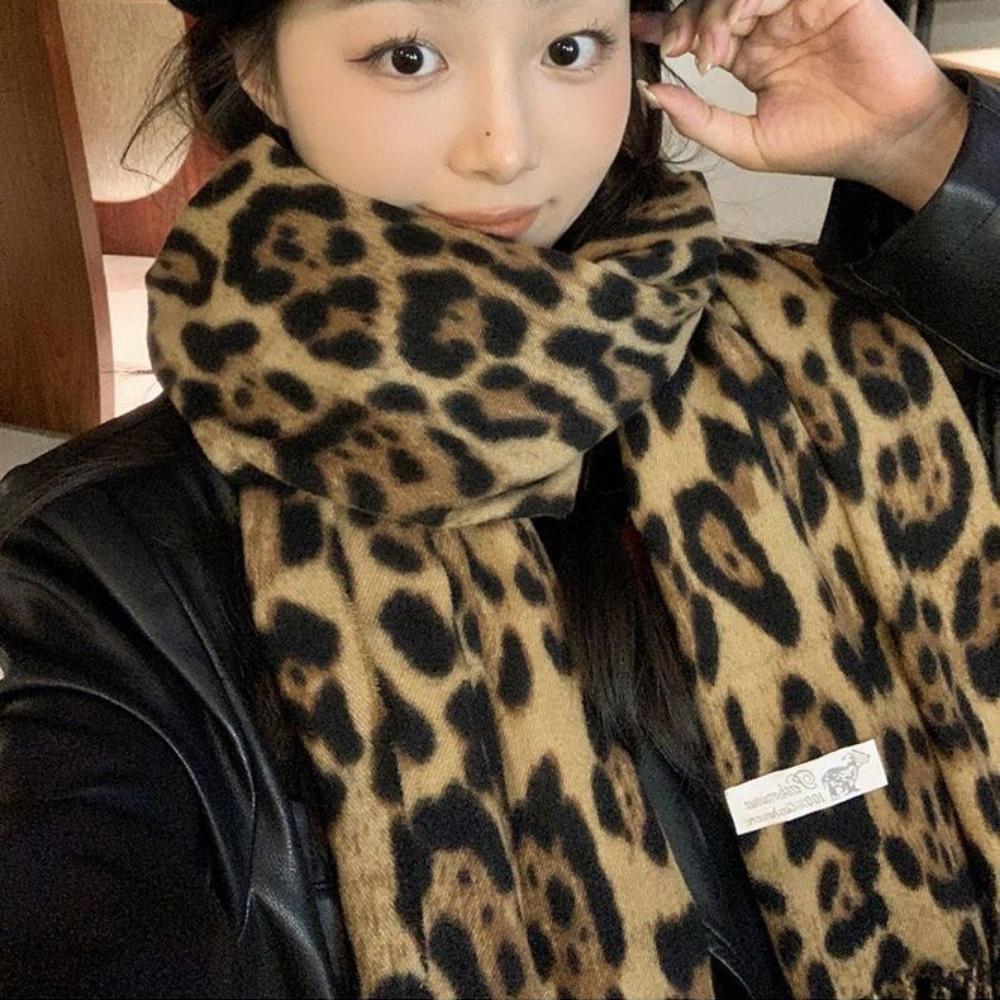 New Retro Leopard Tassel Scarf Women Classic Thickened Warm Shawl Y2K Korean Fringed Shawl