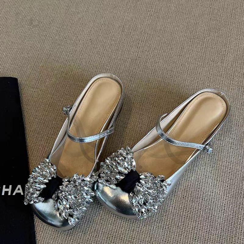 Wersja punktowa! Temperament spersonalizowana kokarda z cyrkoniami jednosłowna klamra z letnimi sandałami na niskim obcasie damskie buty na obcasie z odkrytą piętą