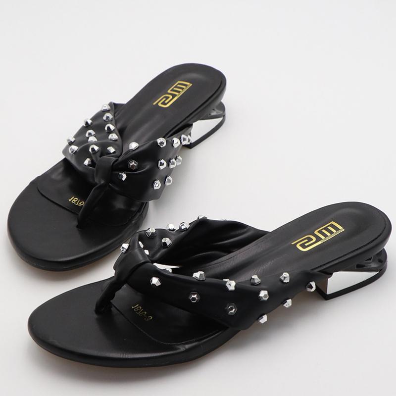 Fashion Metal Rivet Round Toe Comfortable Flip Flops Concise Open Toe Designer Flat Shoes Fashion Comfort Non-slip Vacation Beach Shoes
